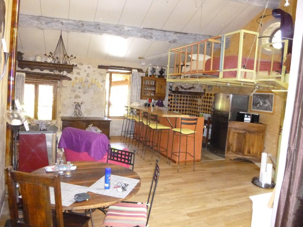 Chambre D'Hotes La Romarine バルナーヴ 部屋 写真